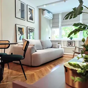 https://no-8-nr-8-by-cooee-apartments.warsawhotelspoland.com